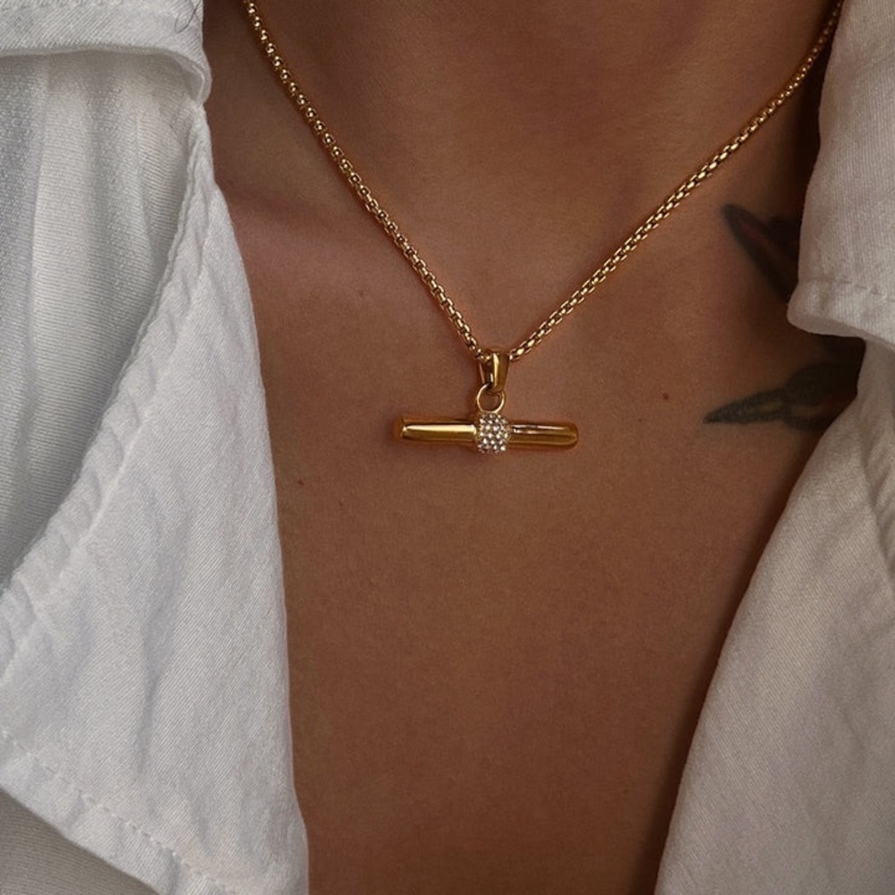18k Gold Plated Rhinestone *T Bar Pendant* Necklace
